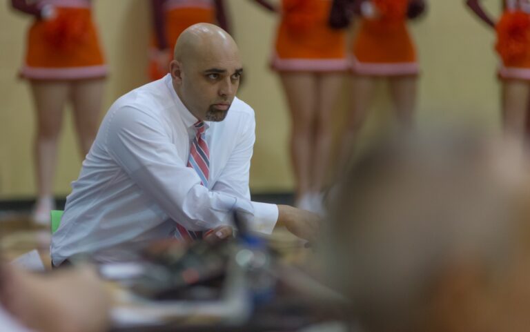 HOW TO GROW AS A COLLEGE BASKETBALL ASSISTANT by Raul Placeres